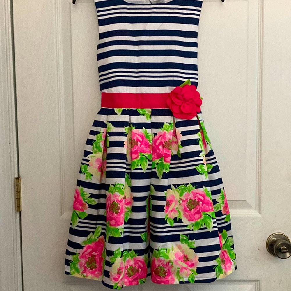 Blue pink & green Super cute stylish flowers & roses